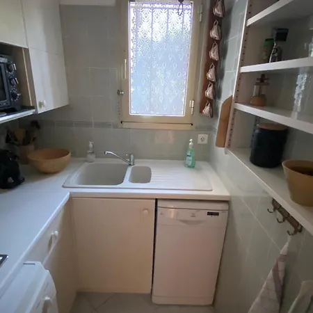 Apartamento T2 Au Bord De Avec Parking, Terrasse Et Piscine