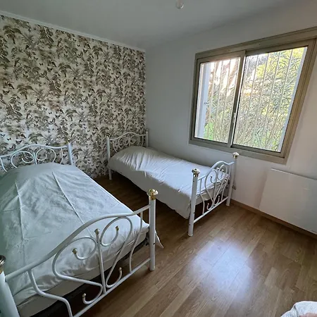 T2 Au Bord De Avec Parking, Terrasse Et Piscine Apartamento